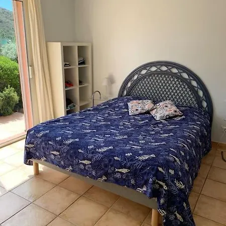 Вилла Individuelle Avec Piscine Privee Et Grand Jardin Proche Santa Giulia Порто-Веккьо